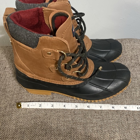 Tommy Hilfiger Women’s DuckBoot, size 6M - Picture 11 of 12